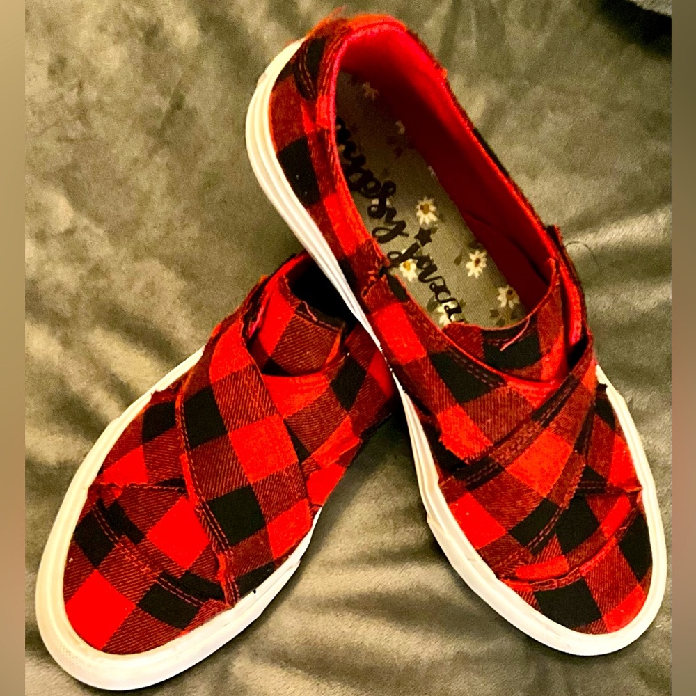 Women's Size 8 Blowfish Black & Red Shoes